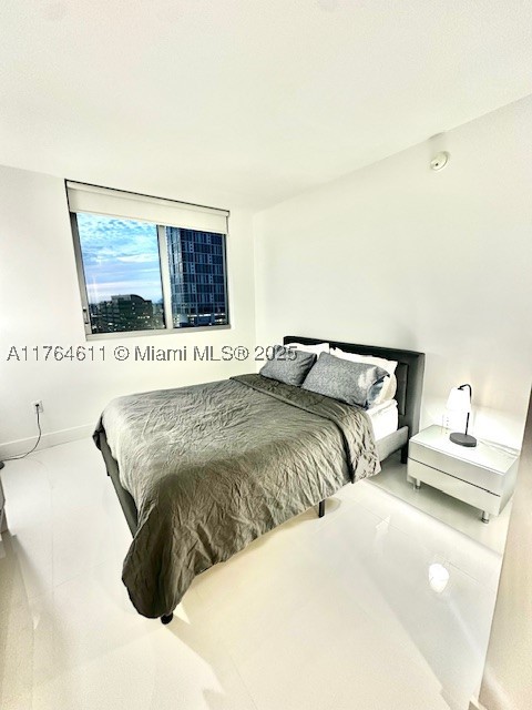 92 SW 3rd St #1410, Miami FL 33130