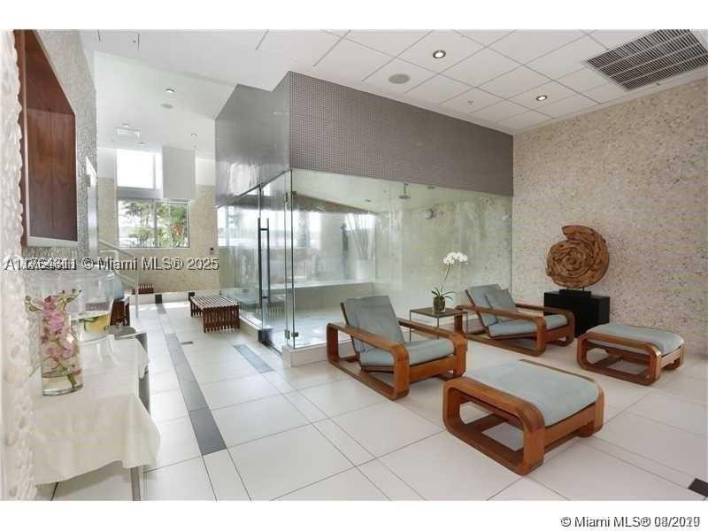 92 SW 3rd St #1410, Miami FL 33130