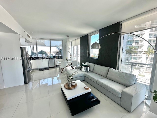 92 SW 3rd St #1410, Miami FL 33130