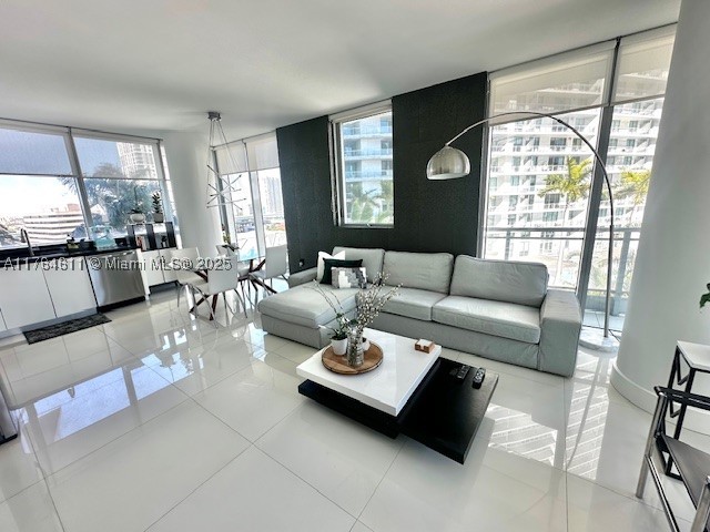 92 SW 3rd St #1410, Miami FL 33130