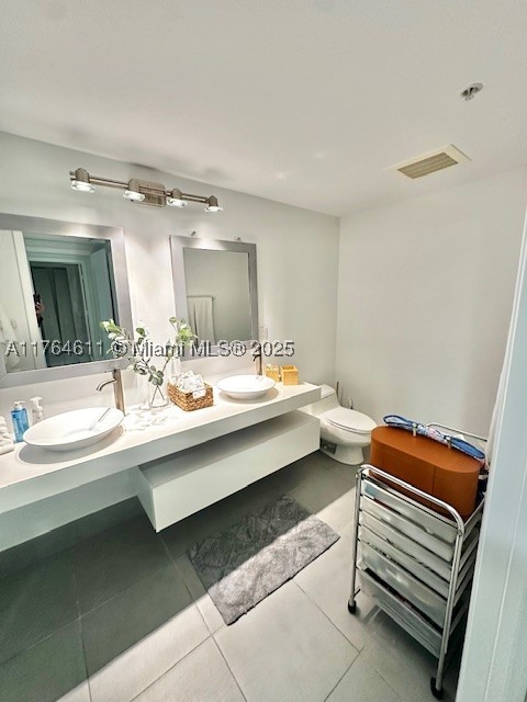 92 SW 3rd St #1410, Miami FL 33130