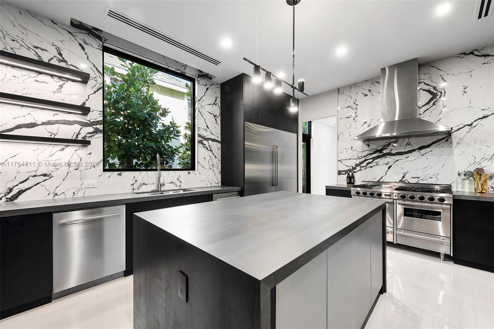 501 Middle River Dr, Fort Lauderdale FL 33304