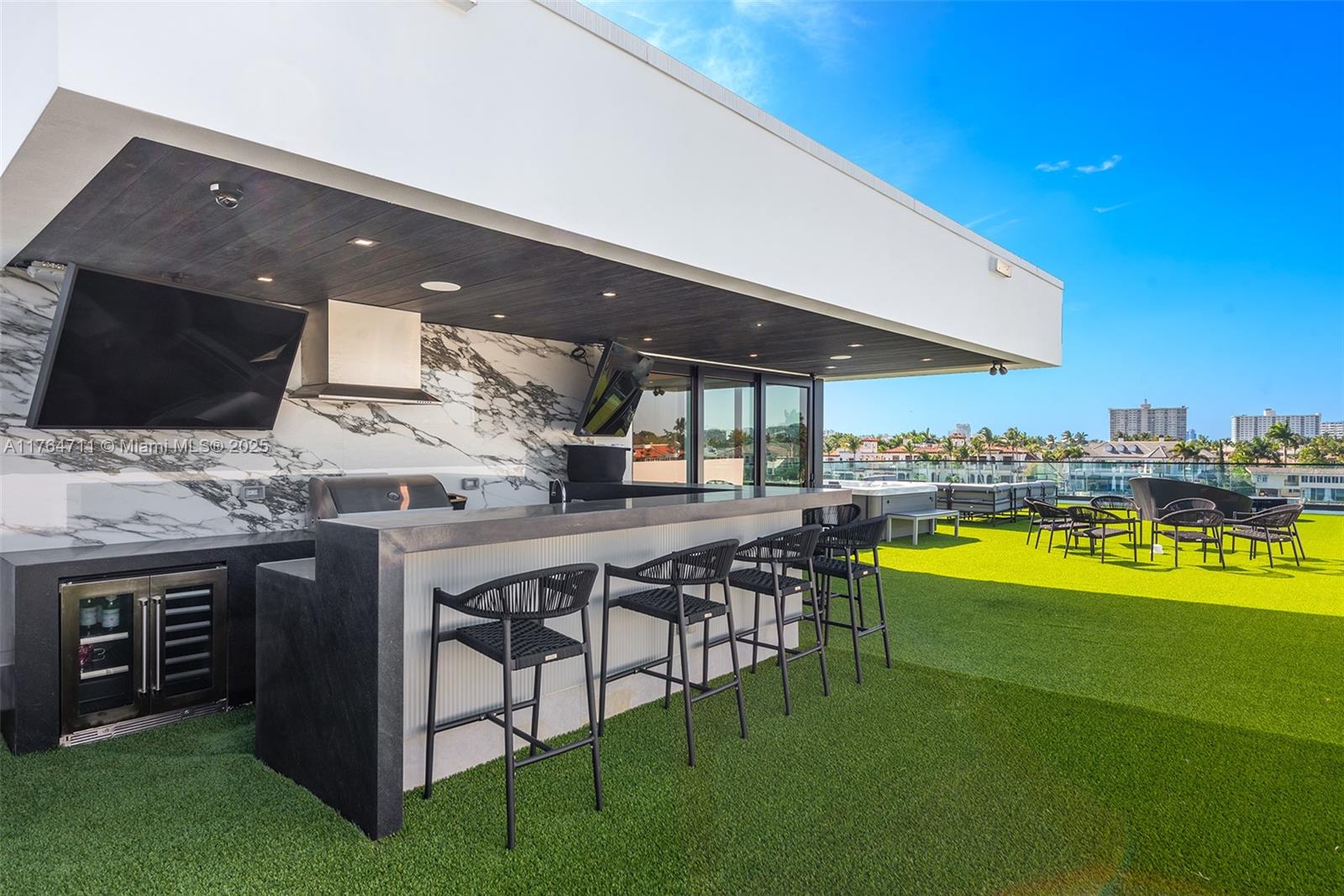 501 Middle River Dr, Fort Lauderdale FL 33304
