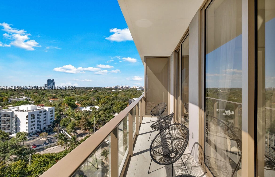 2678 Tigertail #1009, Miami FL 33133