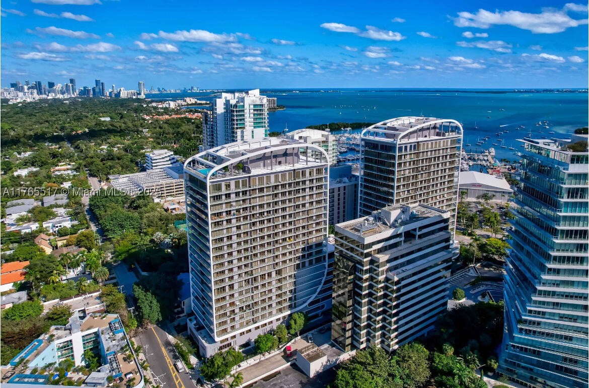 2678 Tigertail #1009, Miami FL 33133