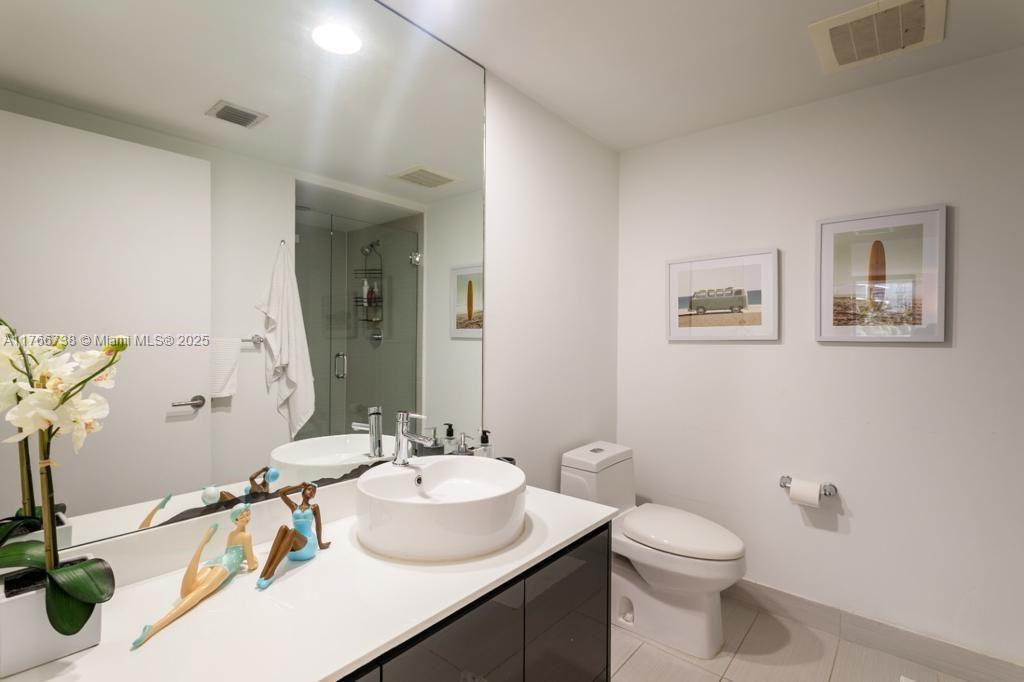 31 SE 6th St #1601, Miami FL 33131