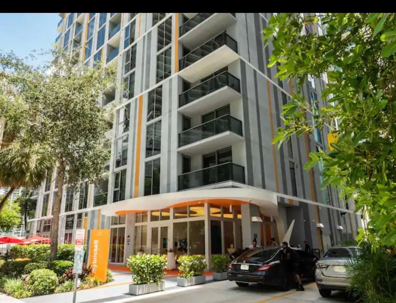 31 SE 6th St #1601, Miami FL 33131