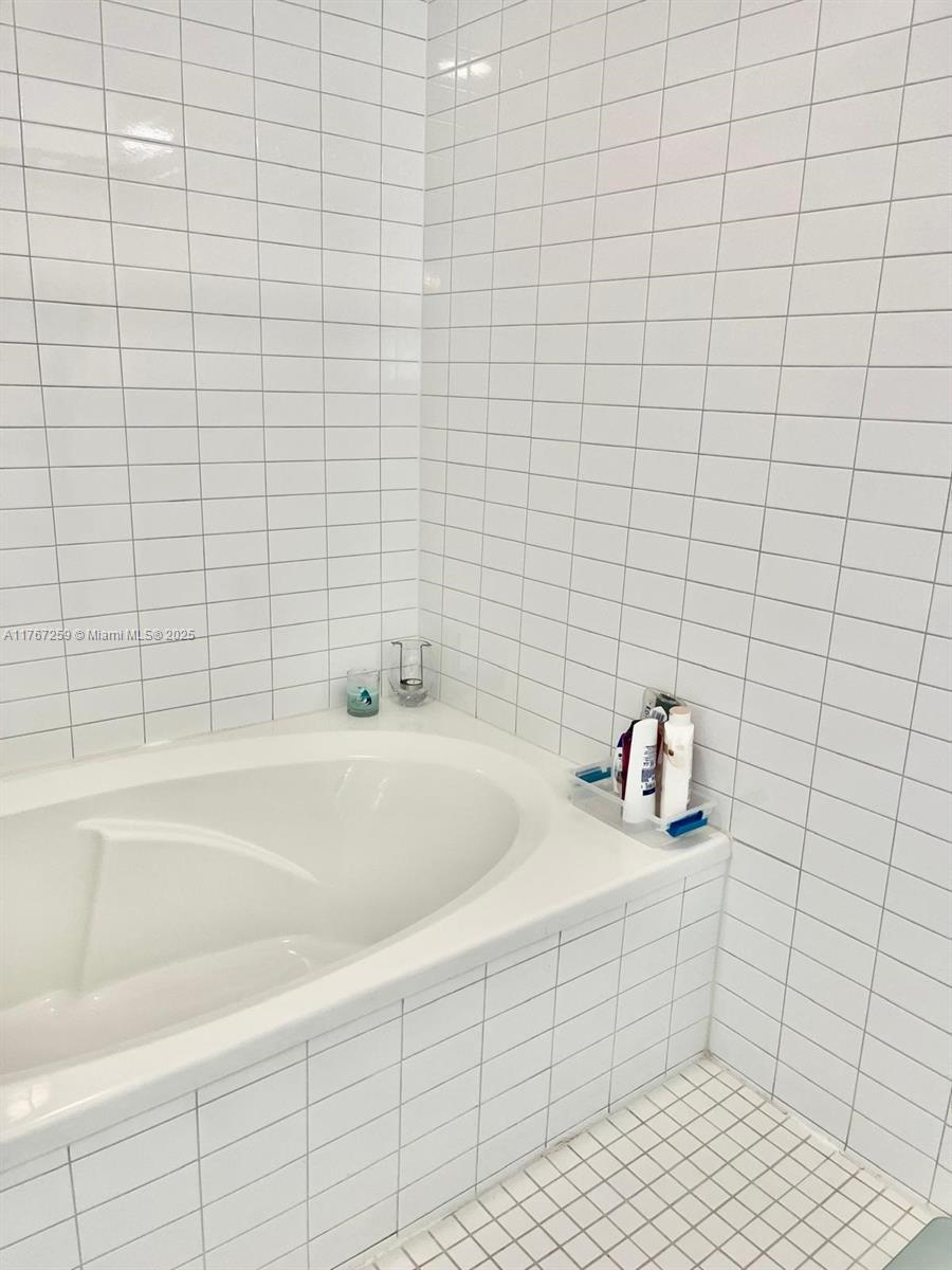 888 Biscayne Blvd #4306, Miami FL 33132