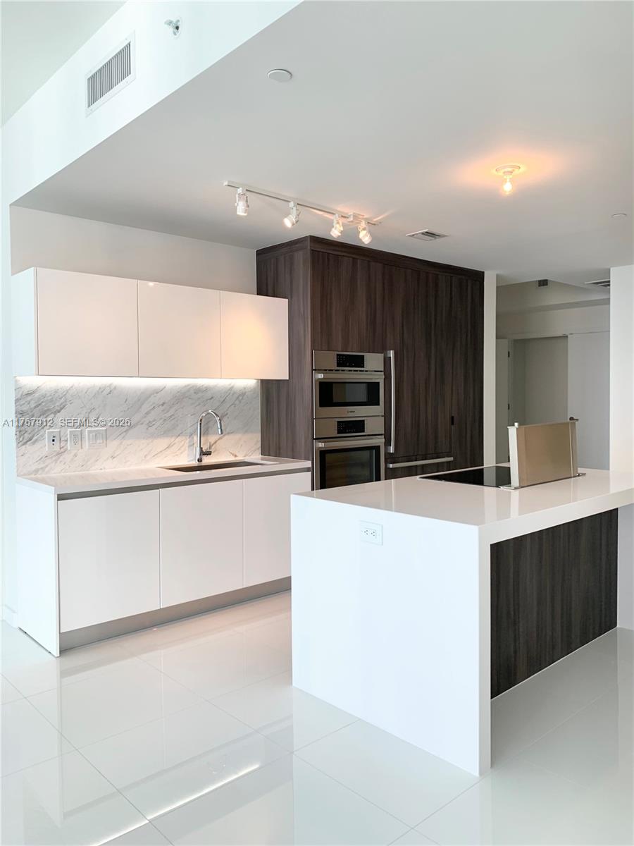 851 NE 1st Ave #3905, Miami FL 33132