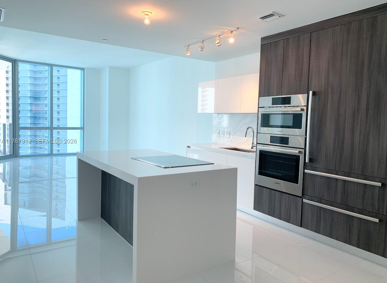 851 NE 1st Ave #3905, Miami FL 33132