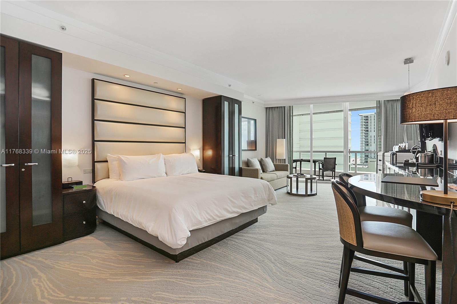 4391 Collins Ave #1415, Miami Beach FL 33140
