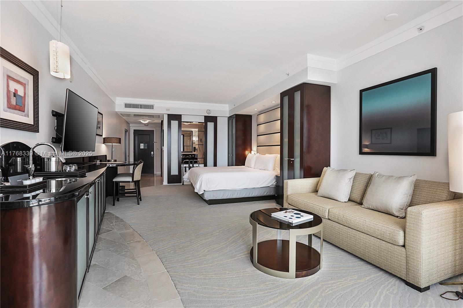4391 Collins Ave #1415, Miami Beach FL 33140