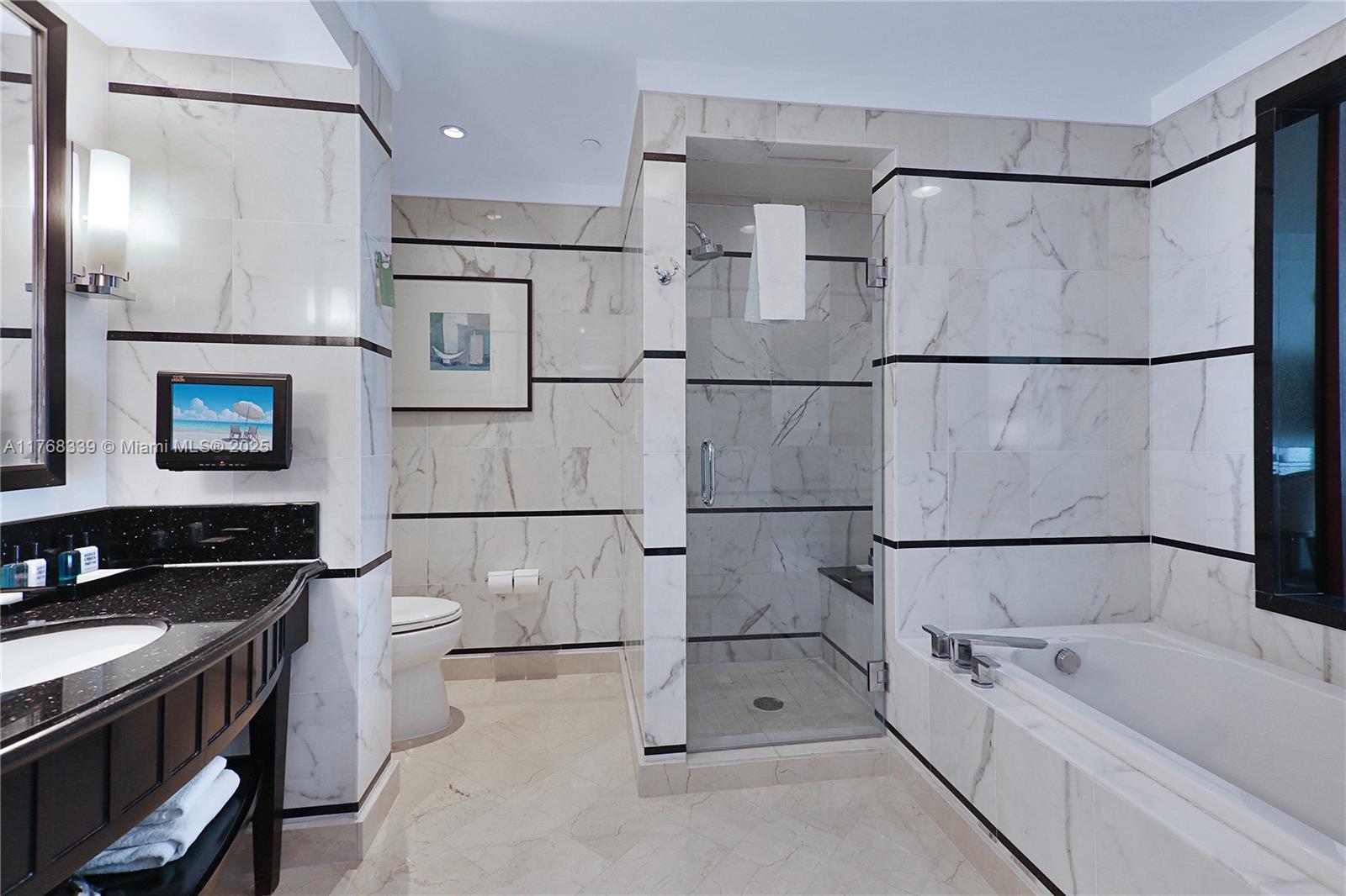 4391 Collins Ave #1415, Miami Beach FL 33140