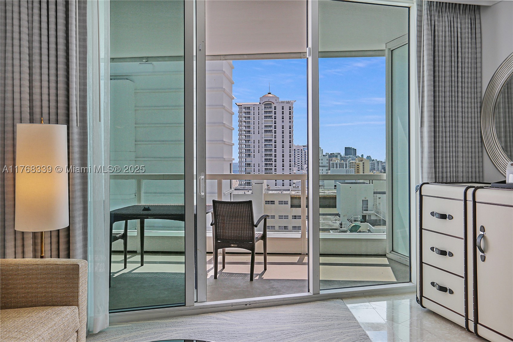 4391 Collins Ave #1415, Miami Beach FL 33140