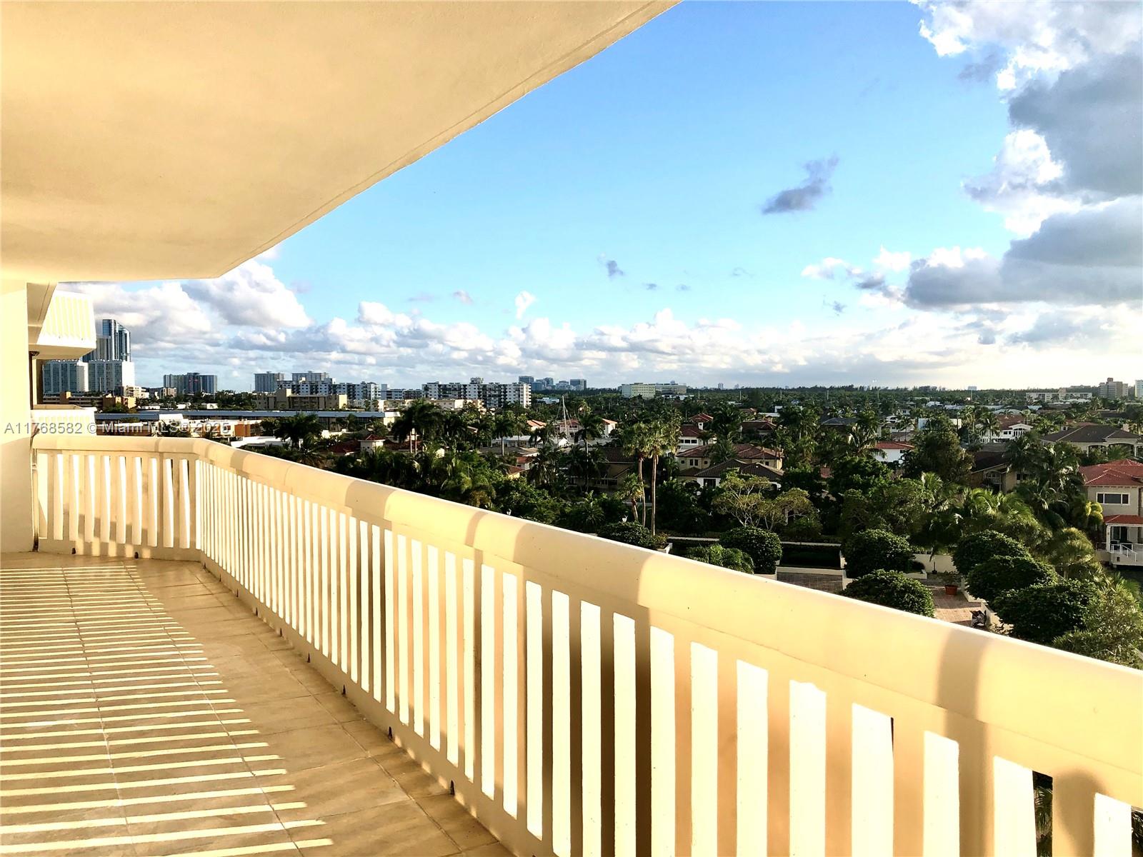 1000 W Island Blvd #712, Aventura FL 33160
