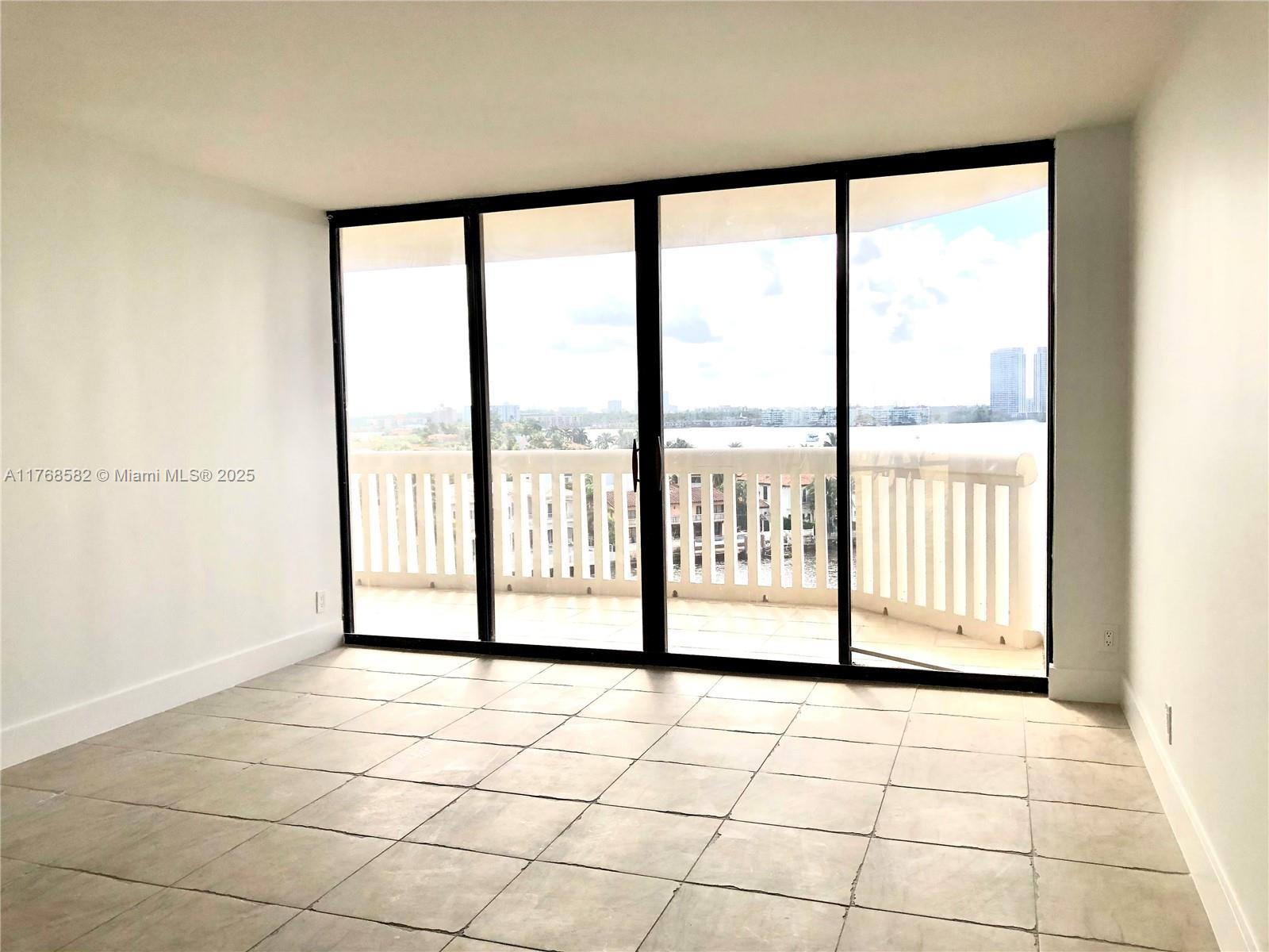 1000 W Island Blvd #712, Aventura FL 33160