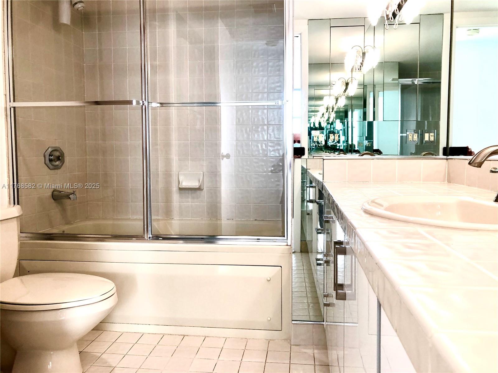 1000 W Island Blvd #712, Aventura FL 33160