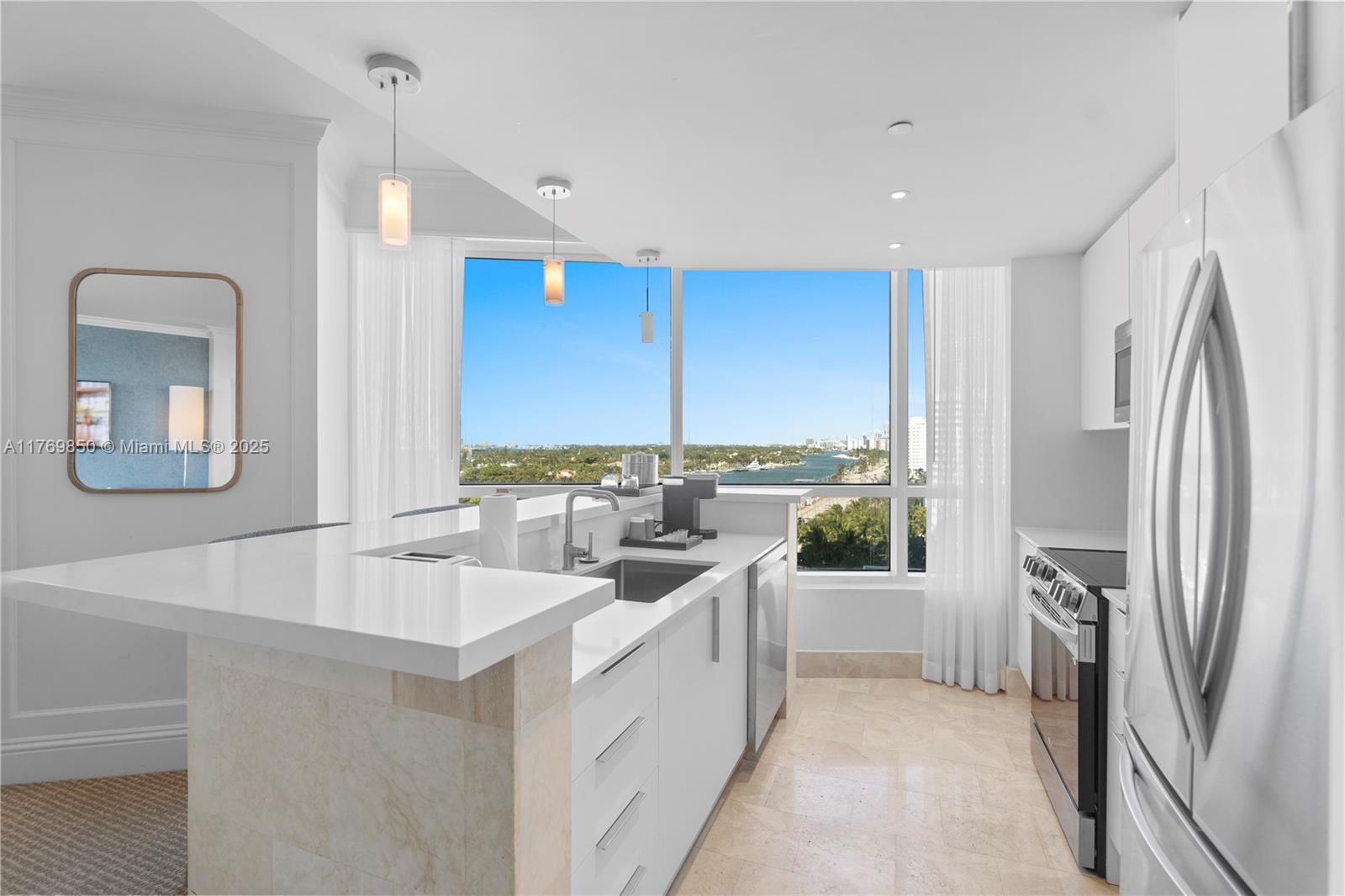 4401 Collins Ave #1015, Miami Beach FL 33140