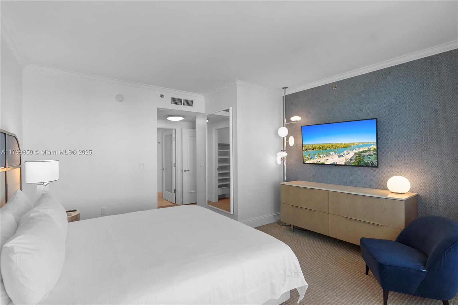 4401 Collins Ave #1015, Miami Beach FL 33140