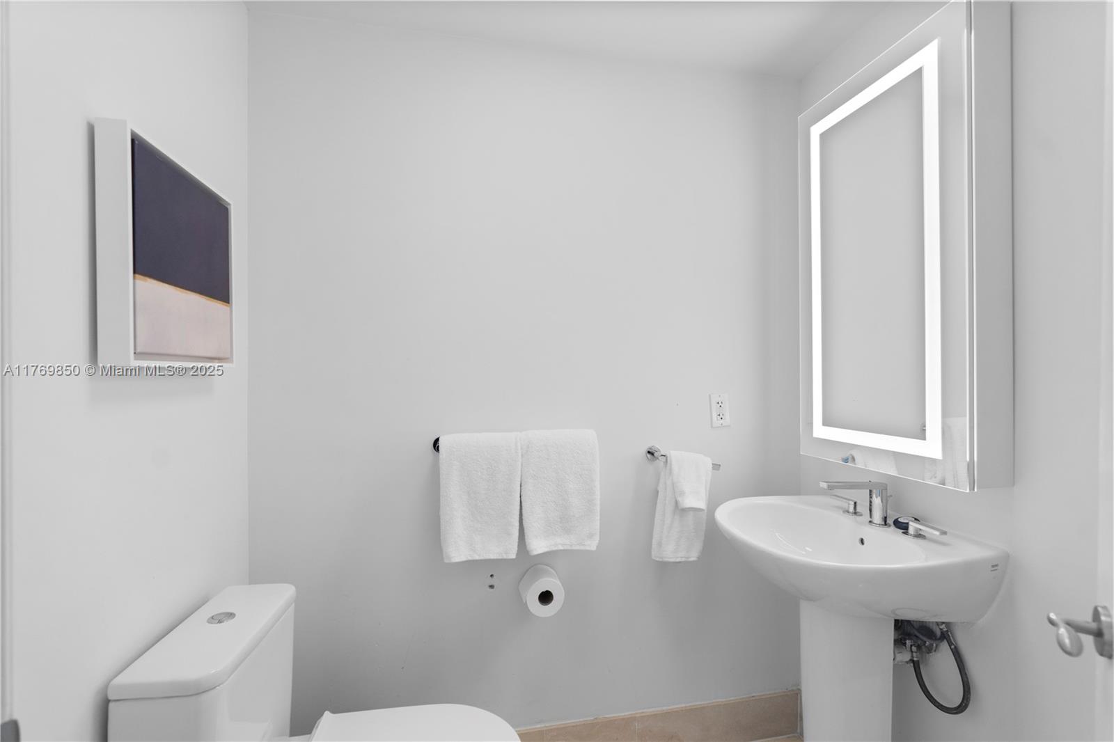 4401 Collins Ave #1015, Miami Beach FL 33140