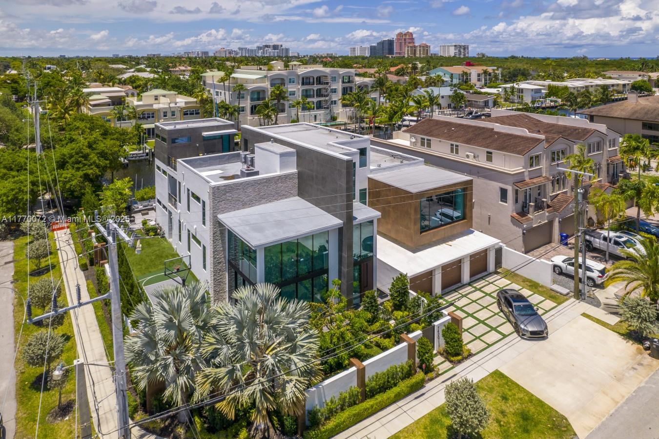 1400 Bayview Dr, Fort Lauderdale FL 33304