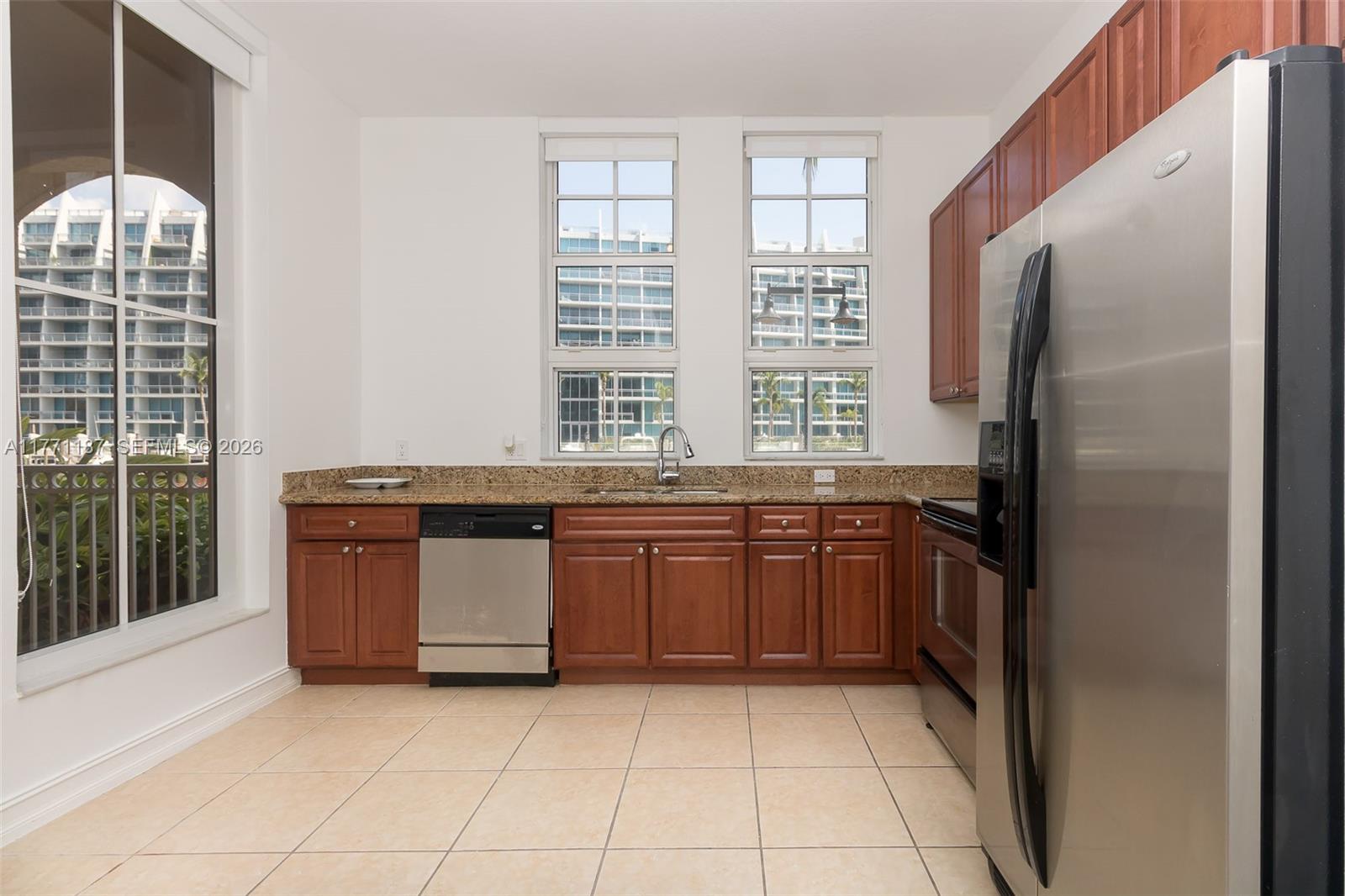3001 NE 185th St #113, Aventura FL 33180