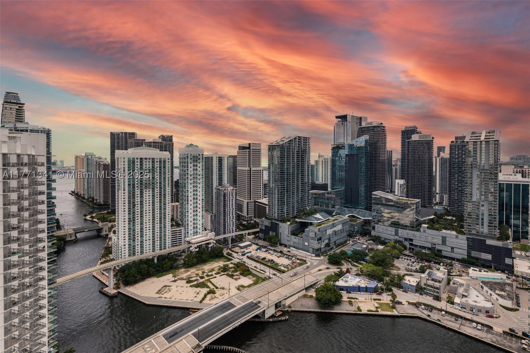 90 SW 3rd St #4103, Miami FL 33130