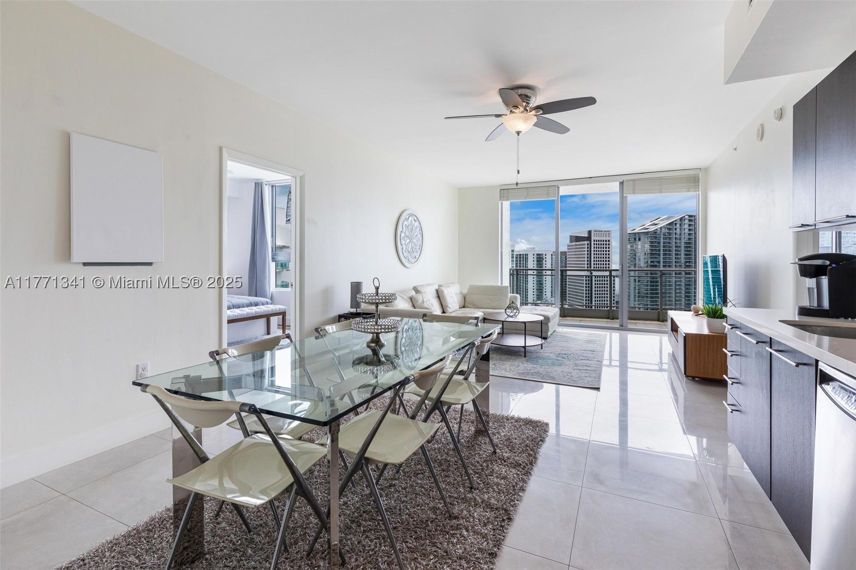 90 SW 3rd St #4103, Miami FL 33130