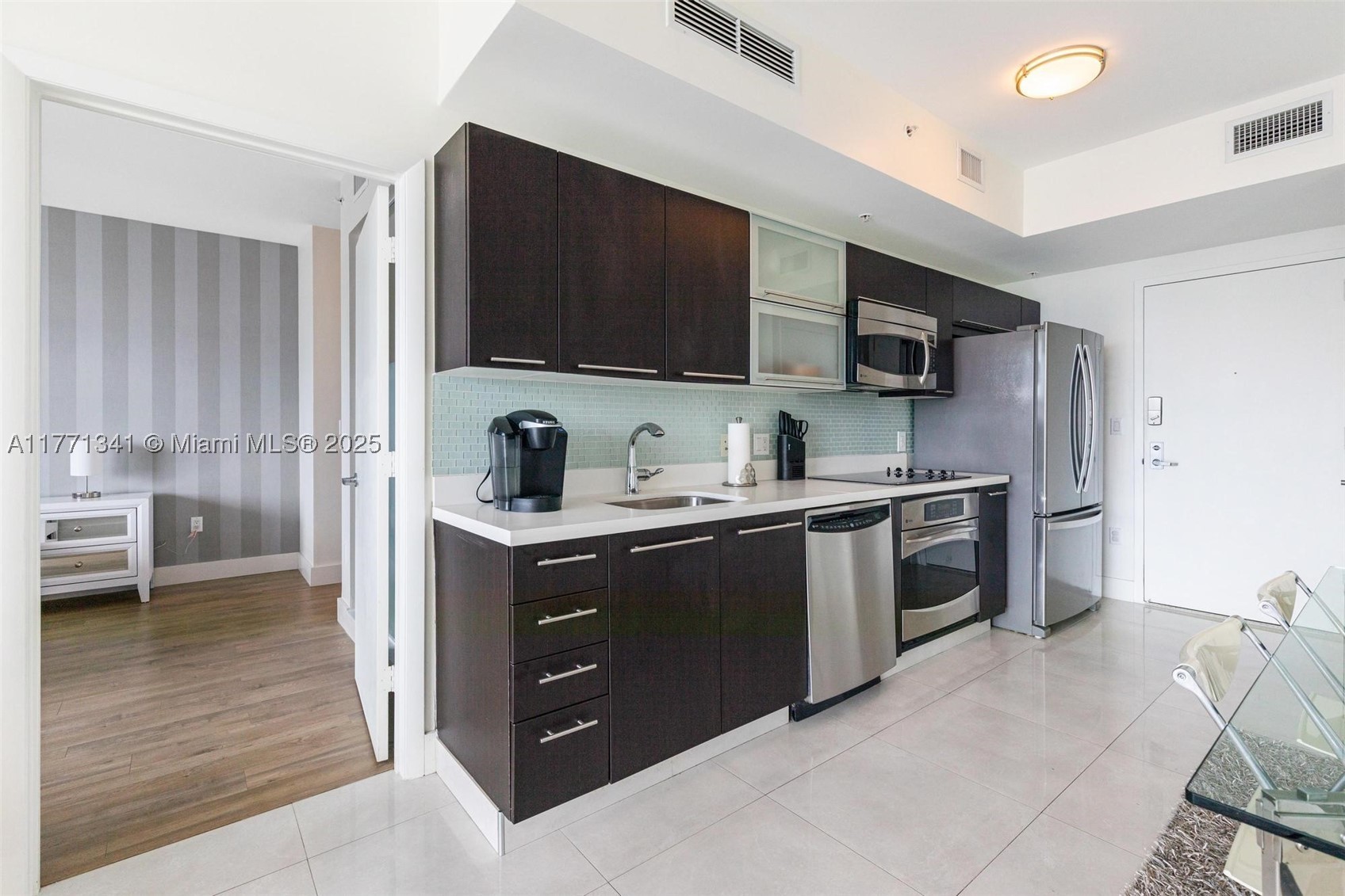 90 SW 3rd St #4103, Miami FL 33130