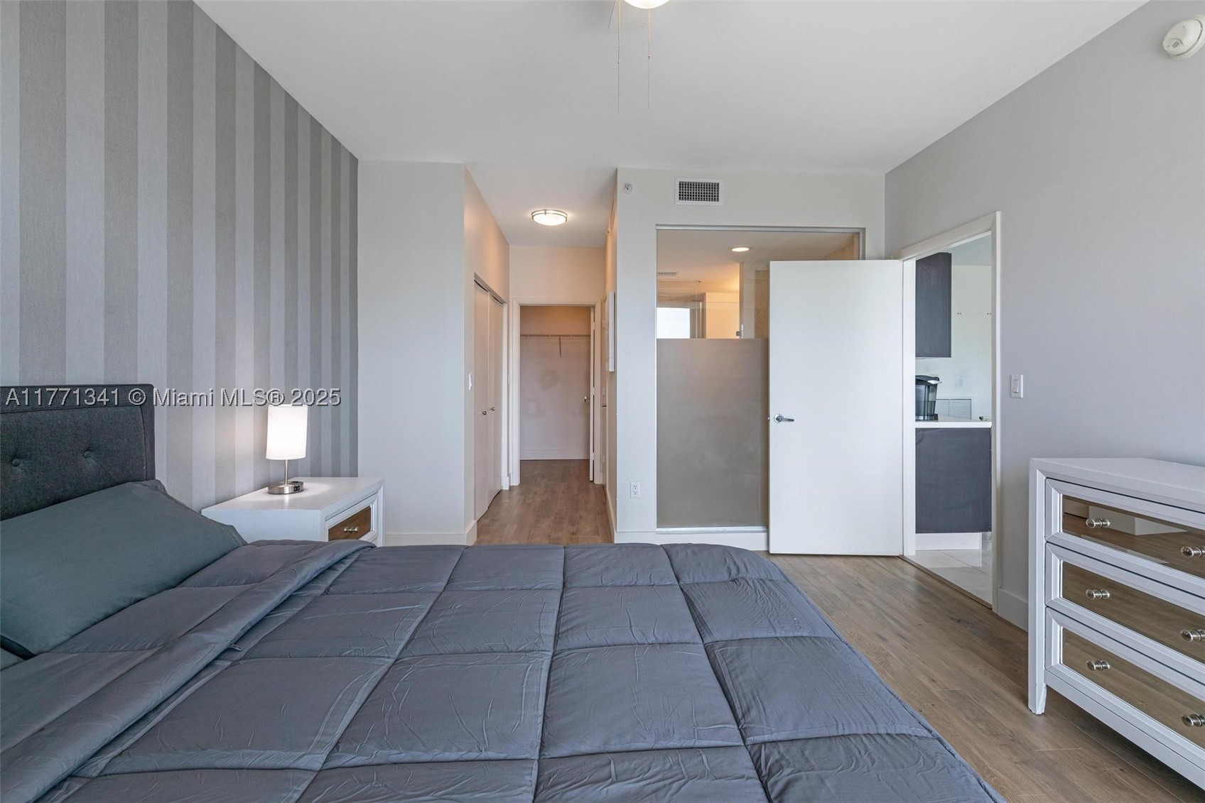 90 SW 3rd St #4103, Miami FL 33130
