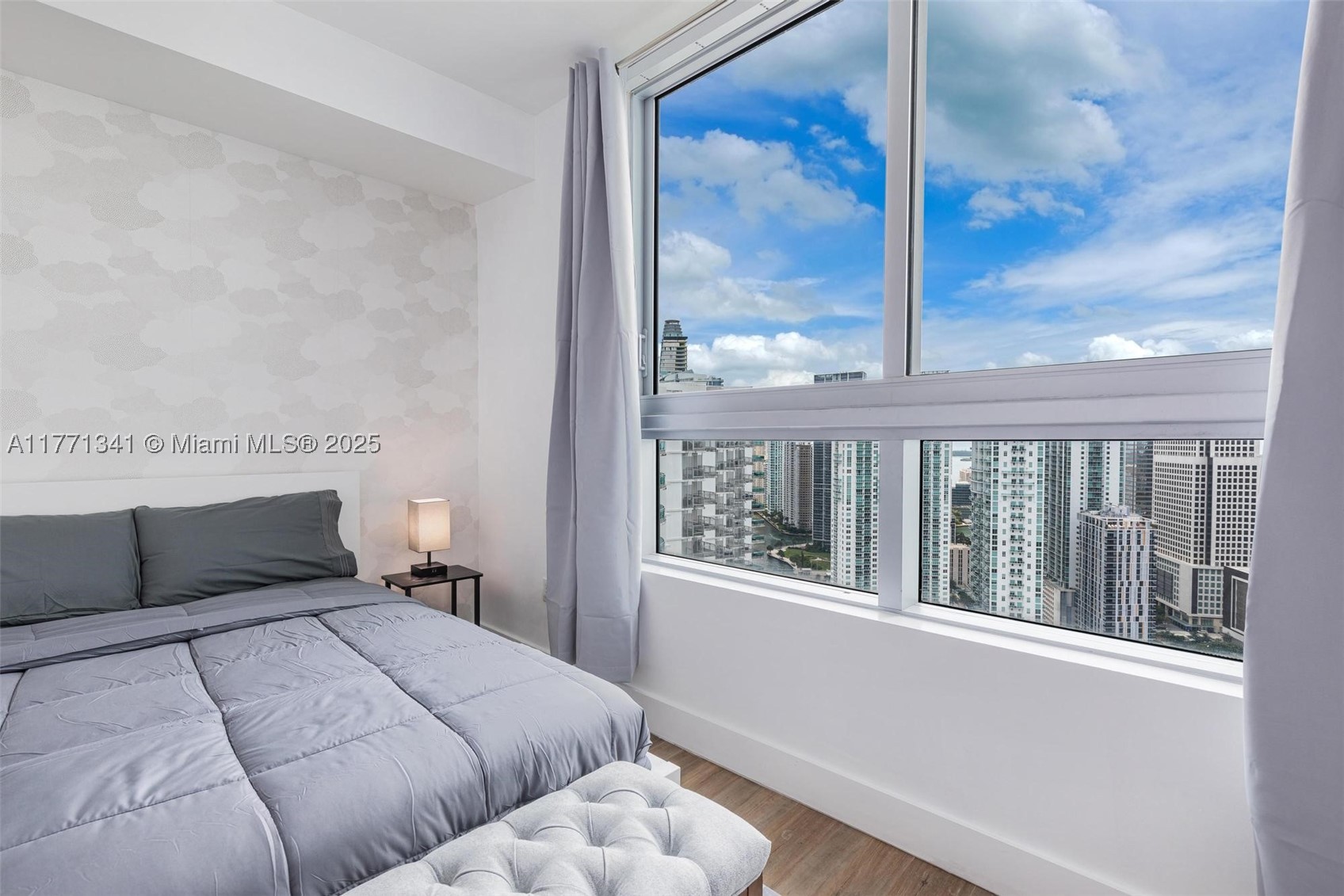 90 SW 3rd St #4103, Miami FL 33130