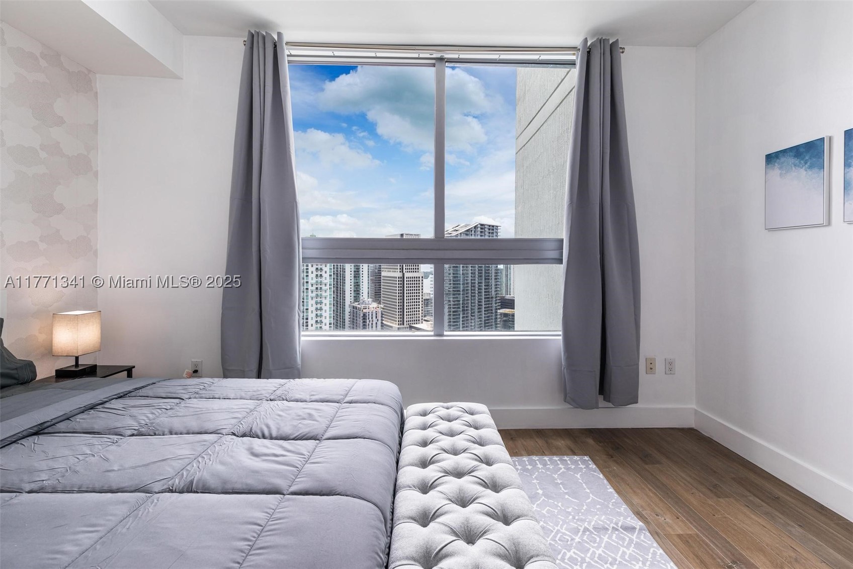90 SW 3rd St #4103, Miami FL 33130