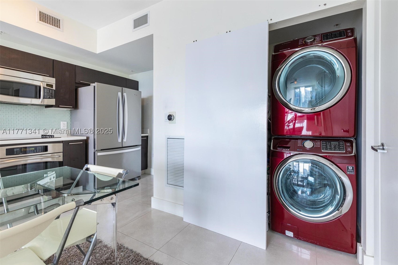 90 SW 3rd St #4103, Miami FL 33130