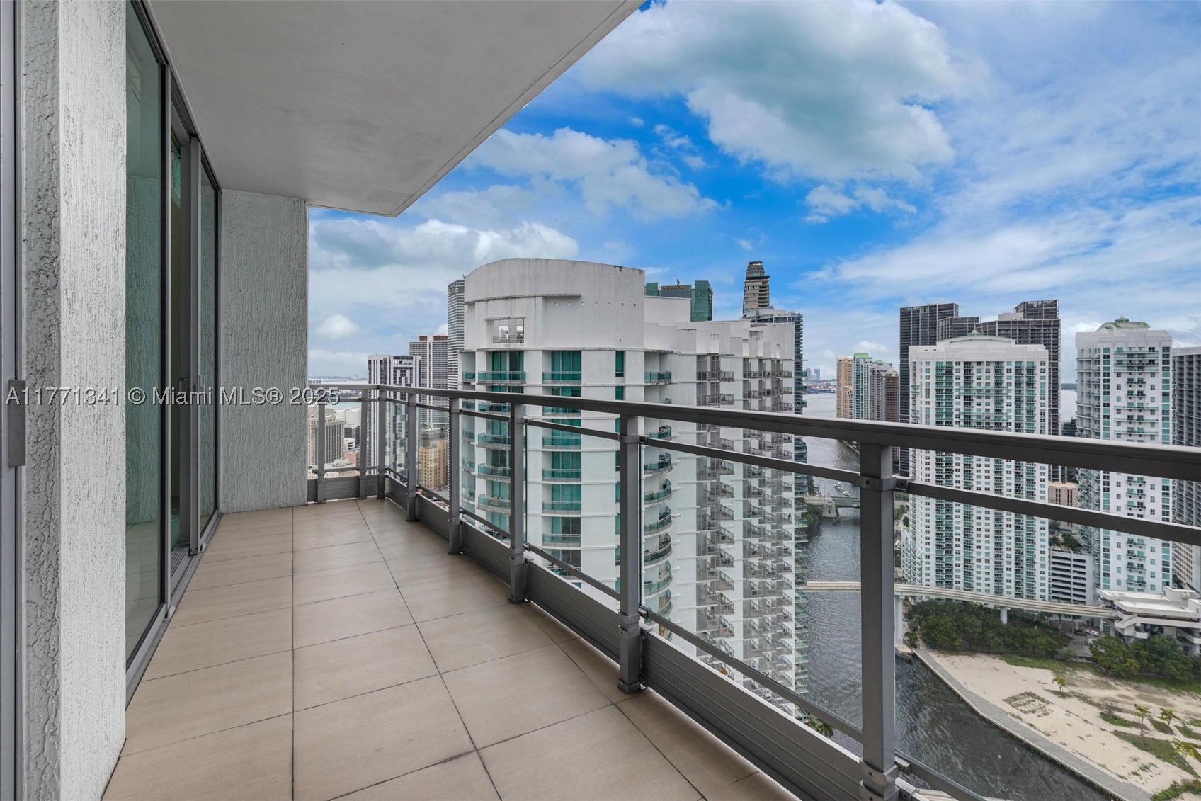 90 SW 3rd St #4103, Miami FL 33130