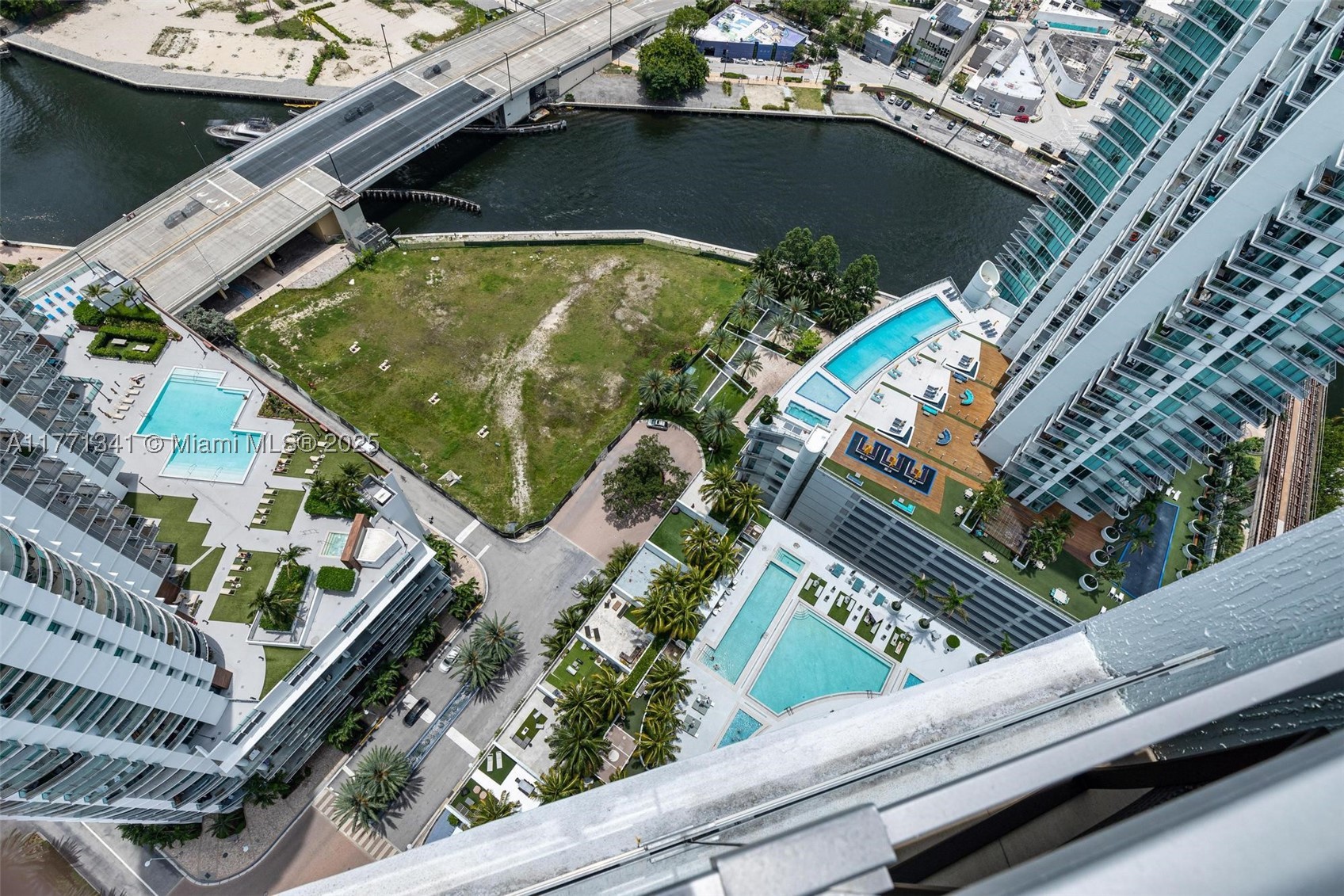 90 SW 3rd St #4103, Miami FL 33130