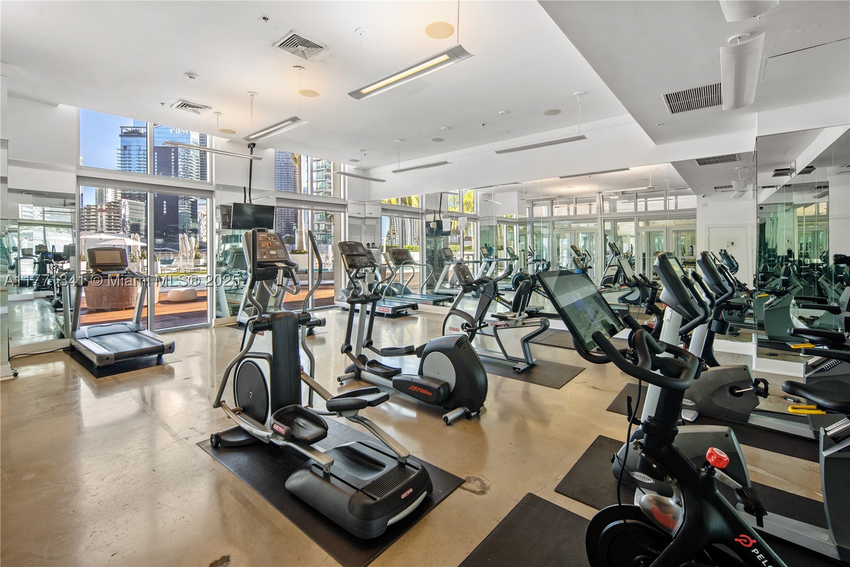 90 SW 3rd St #4103, Miami FL 33130