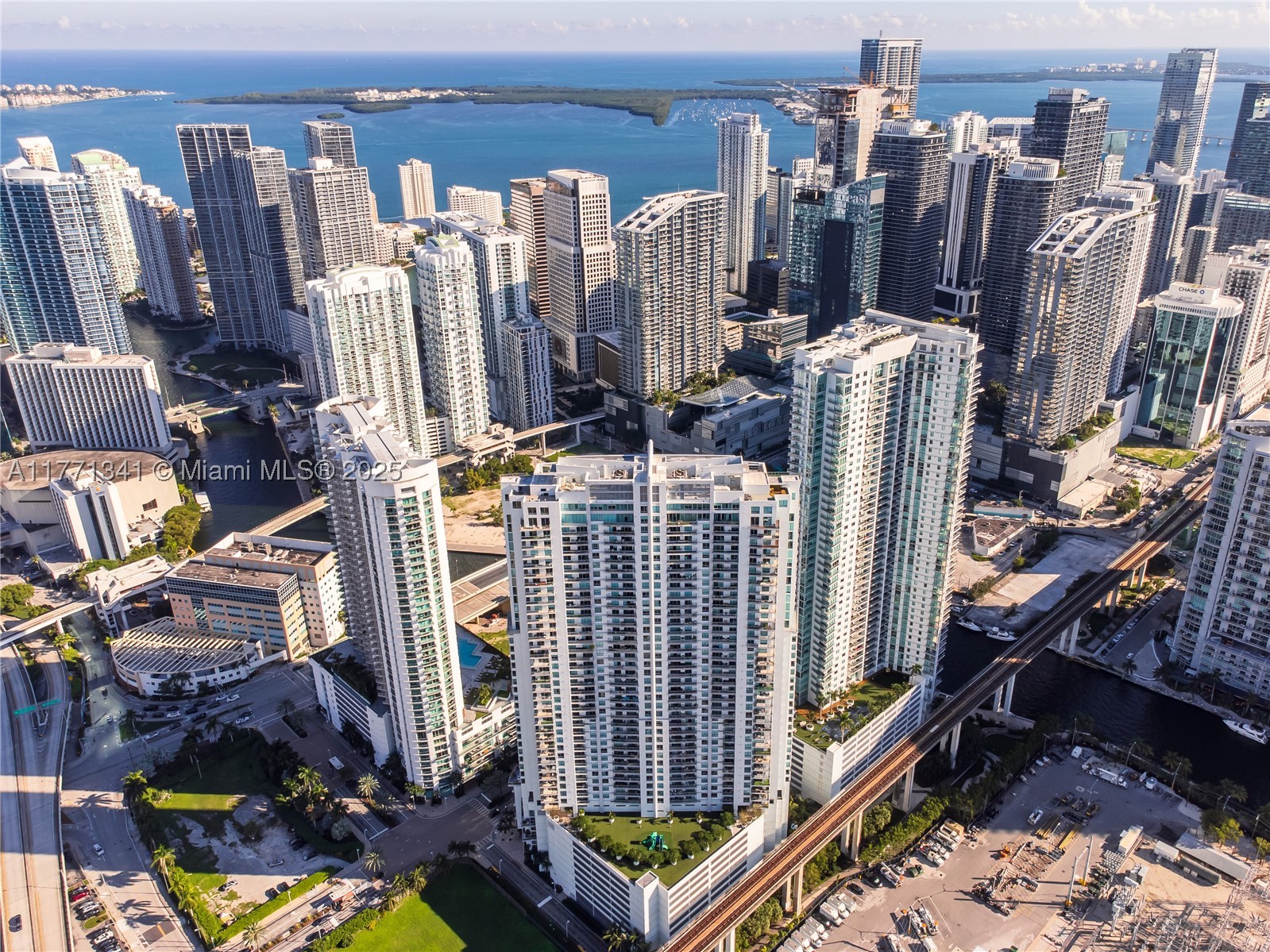 90 SW 3rd St #4103, Miami FL 33130