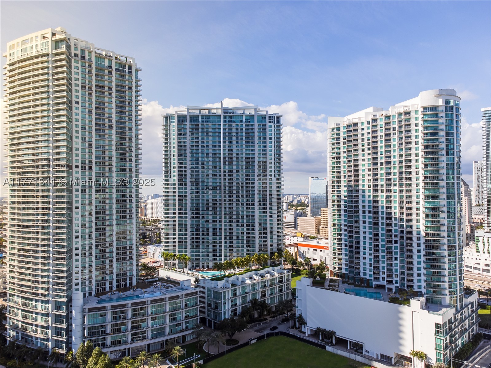 90 SW 3rd St #4103, Miami FL 33130
