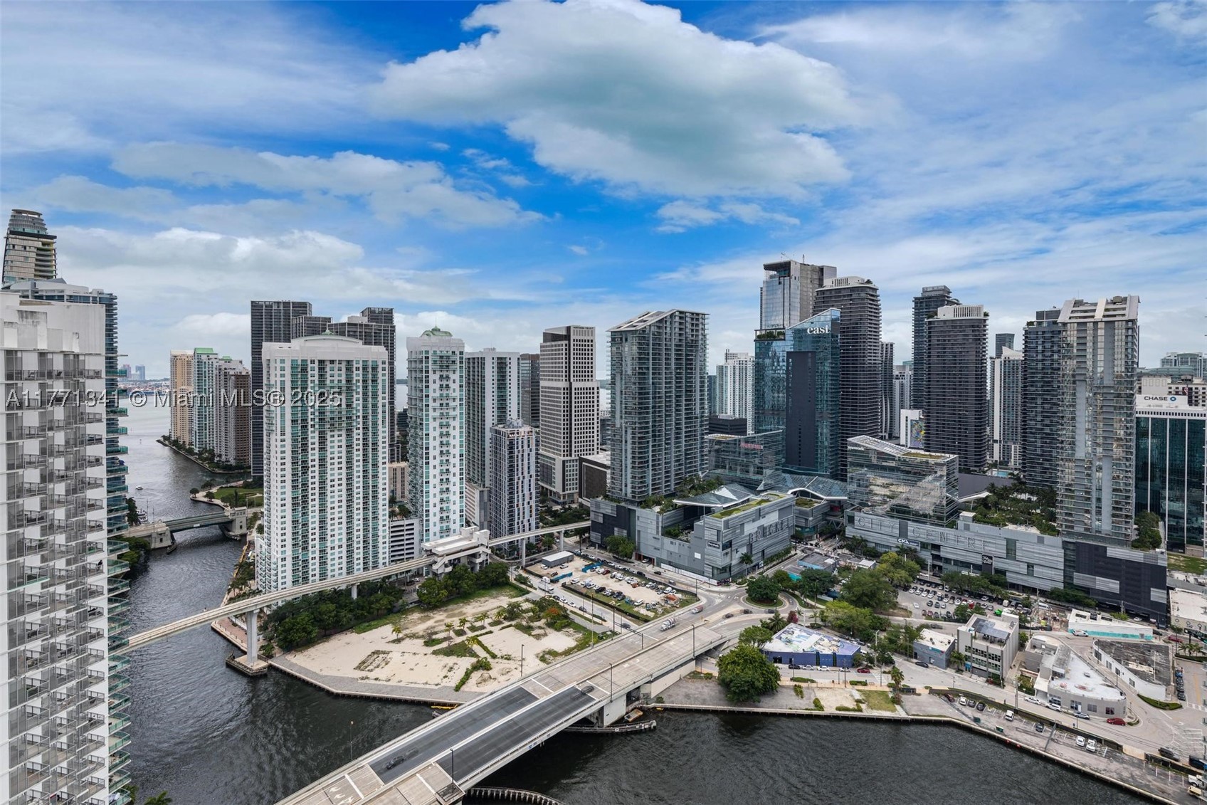 90 SW 3rd St #4103, Miami FL 33130