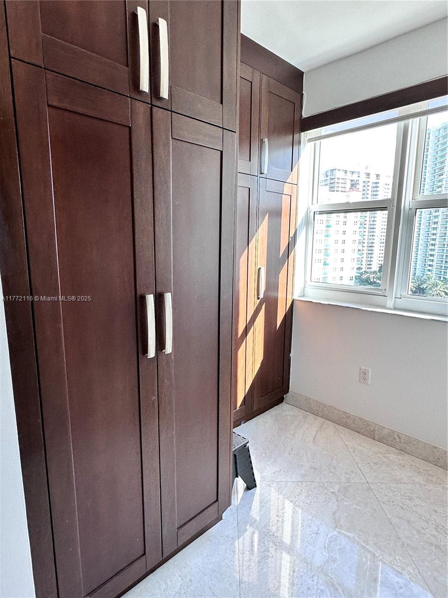 19900 E Country Club Dr #1012, Aventura FL 33180