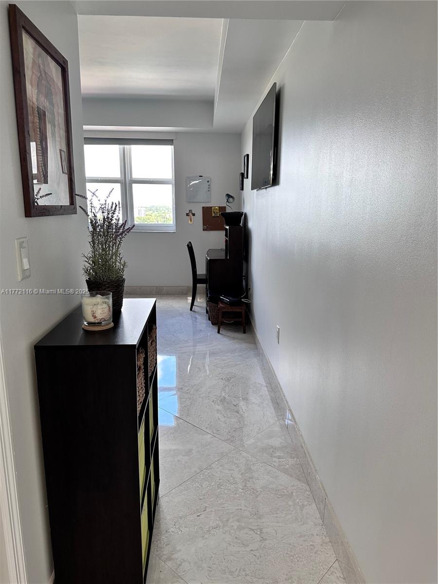 19900 E Country Club Dr #1012, Aventura FL 33180