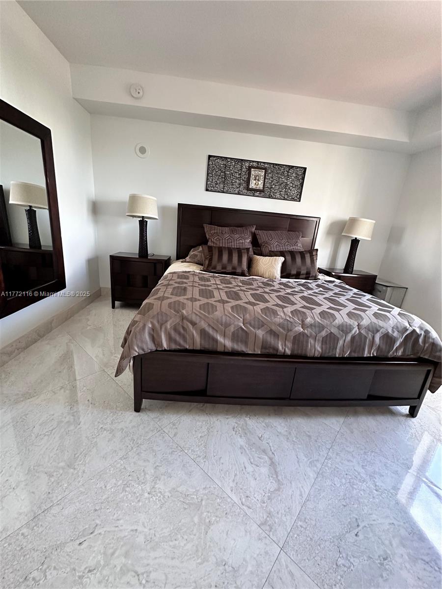 19900 E Country Club Dr #1012, Aventura FL 33180