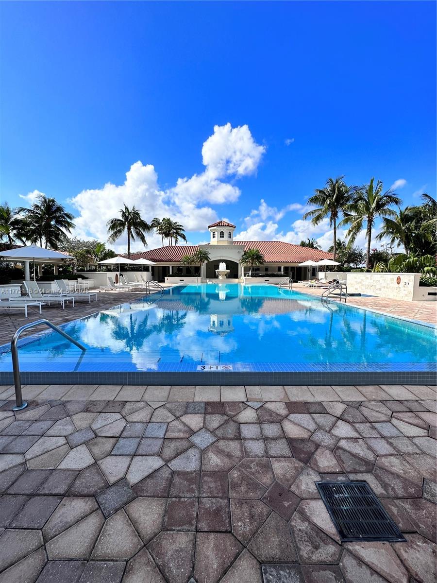 19900 E Country Club Dr #1012, Aventura FL 33180