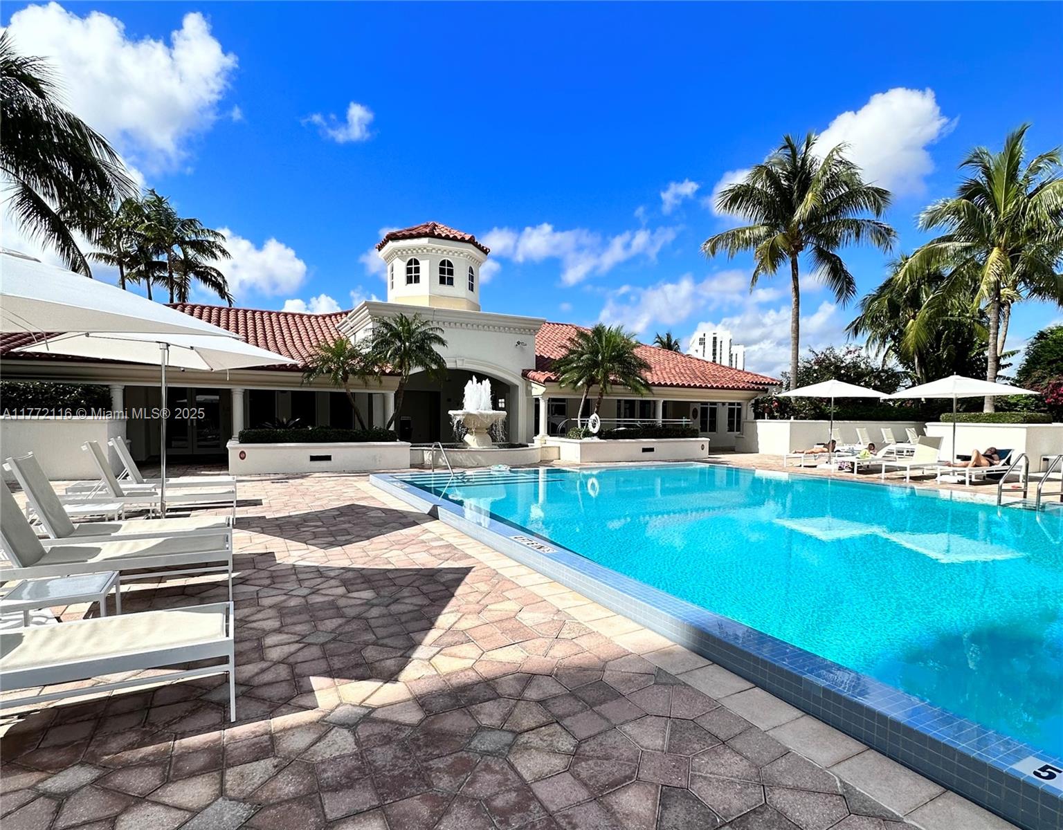 19900 E Country Club Dr #1012, Aventura FL 33180