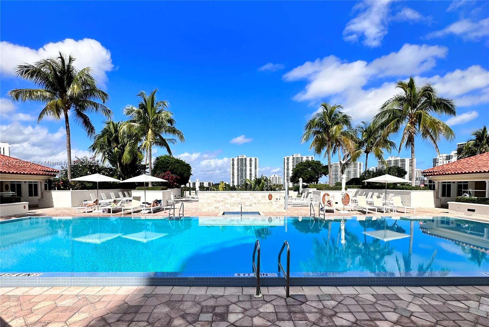 19900 E Country Club Dr #1012, Aventura FL 33180