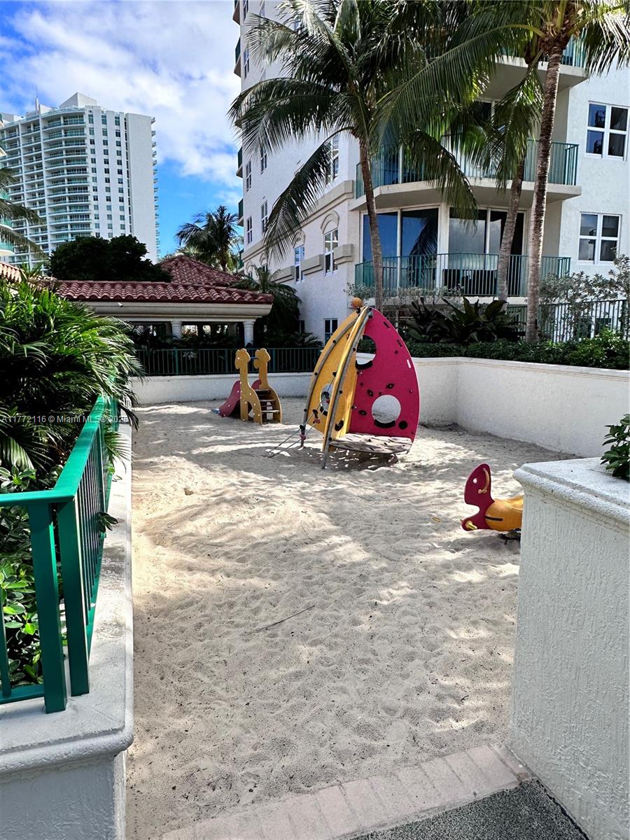 19900 E Country Club Dr #1012, Aventura FL 33180