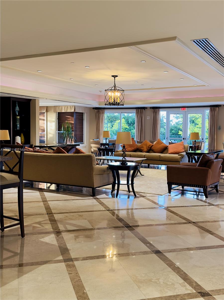 19900 E Country Club Dr #1012, Aventura FL 33180