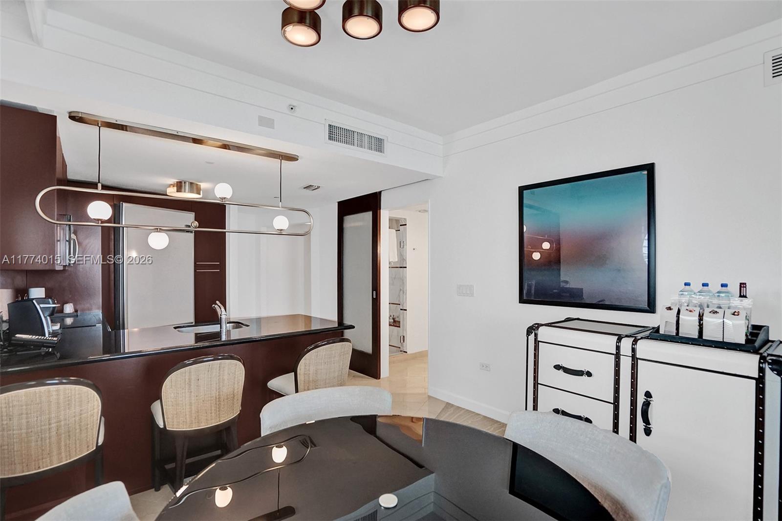 4391 Collins Ave #913/914, Miami Beach FL 33140