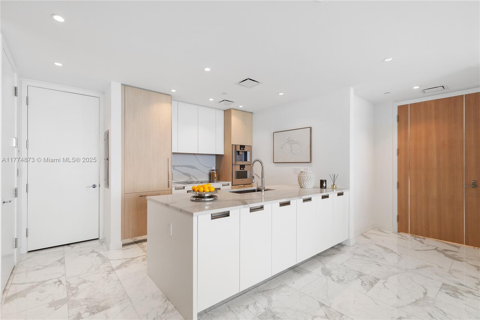 15701 Collins Ave #1004, Sunny Isles Beach FL 33160