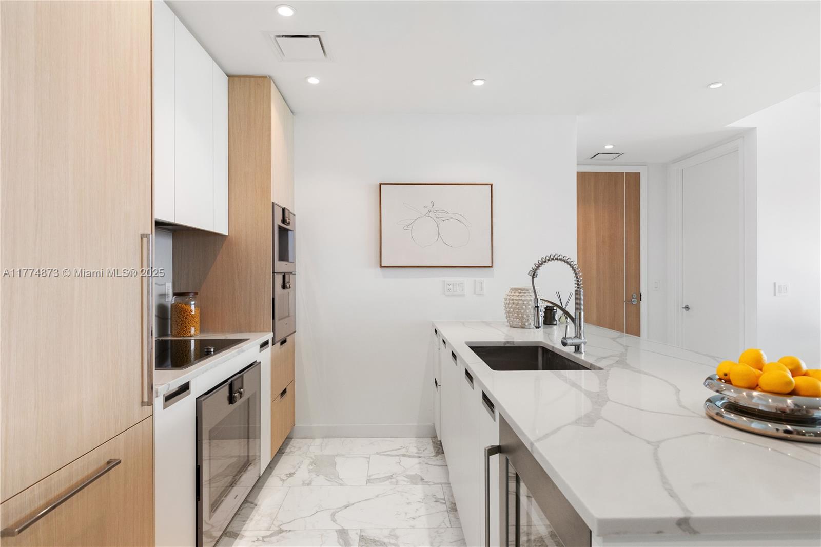 15701 Collins Ave #1004, Sunny Isles Beach FL 33160